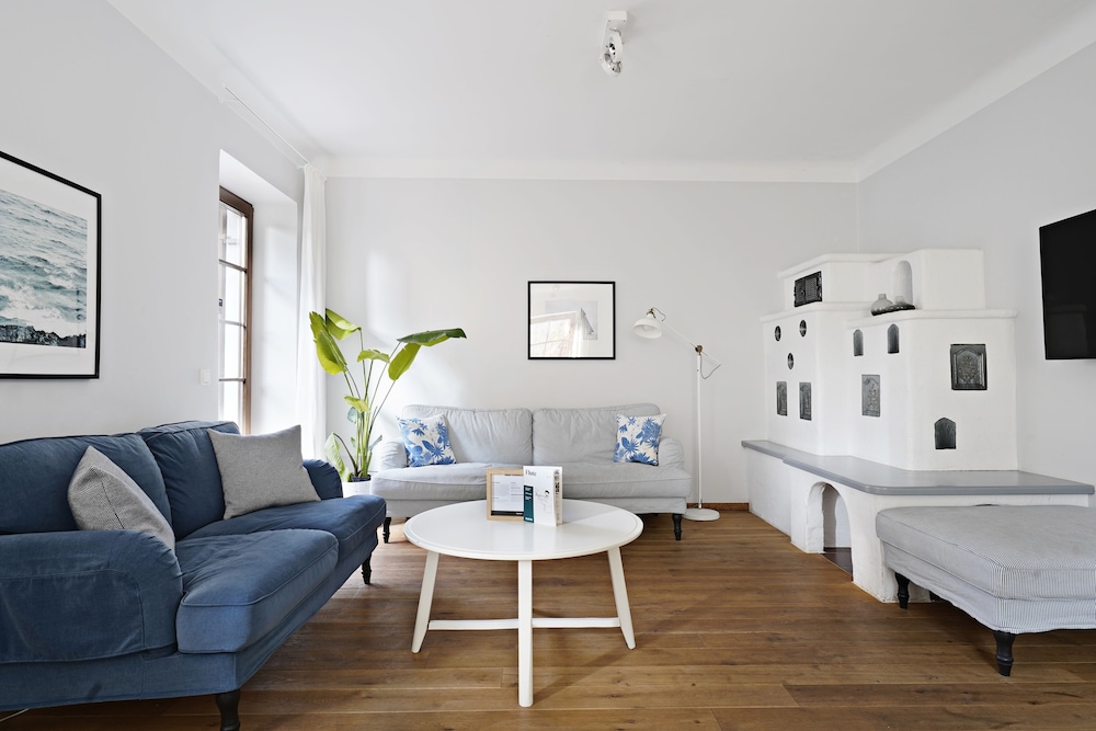XL 3 Bedroom Apartment, Sofa Bed, Balcony - Photo 7