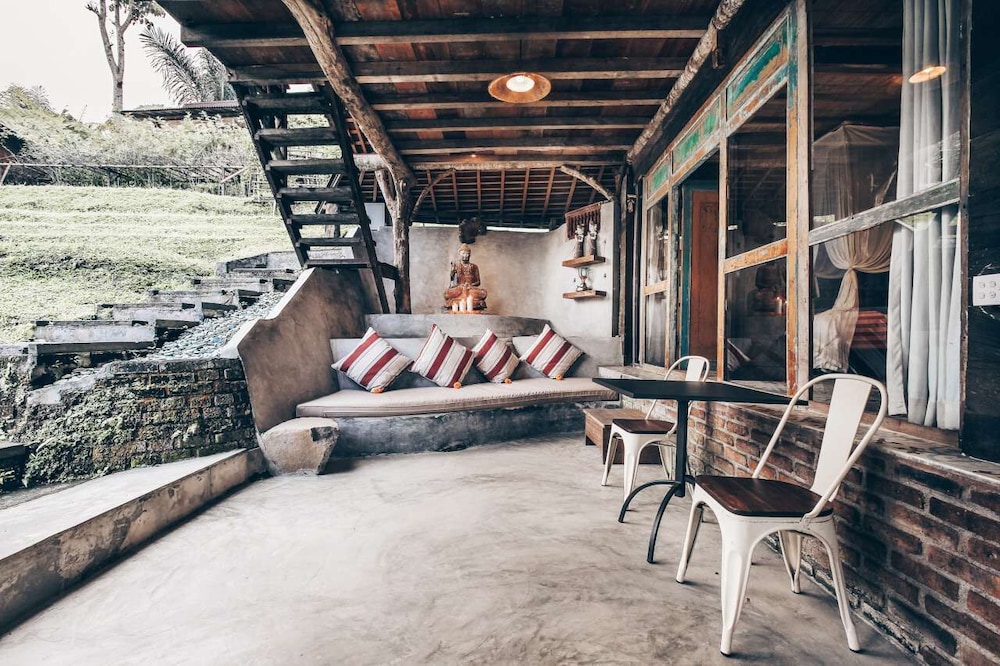 Traditional Cabin, 2 Twin Beds, Garden View, Mountainside photo 3