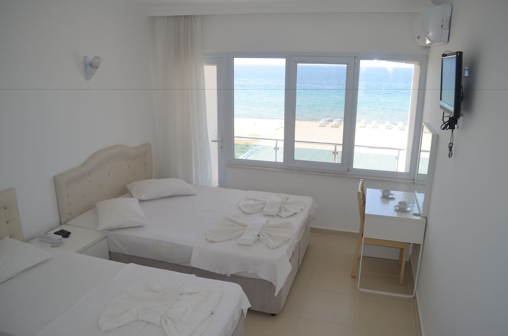 Standard Triple Room, Sea View photo 1