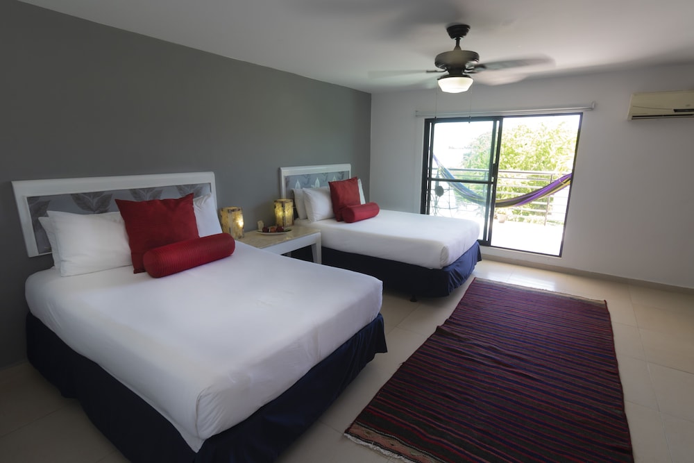 Family Room, Multiple Beds