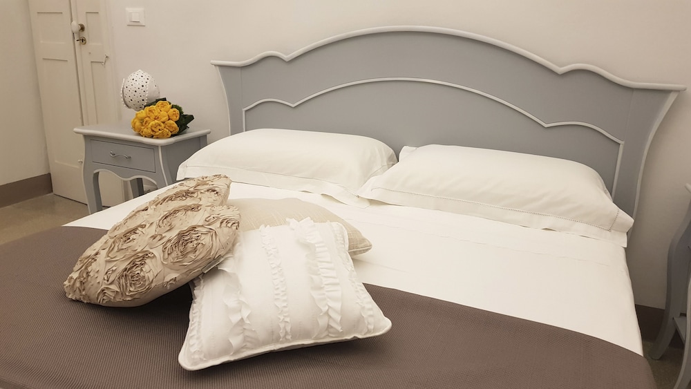 Deluxe Room, Hot Tub, Sea View - Photo 6