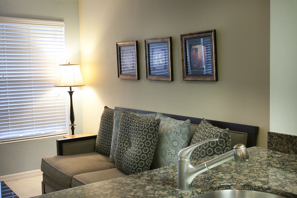 Apartment, 1 Queen Bed, Non Smoking, Golf View photo 1
