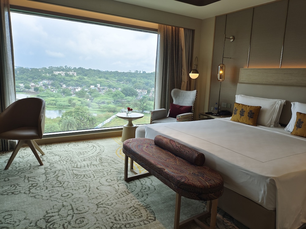 Luxury Room, 1 King Bed - Photo 3