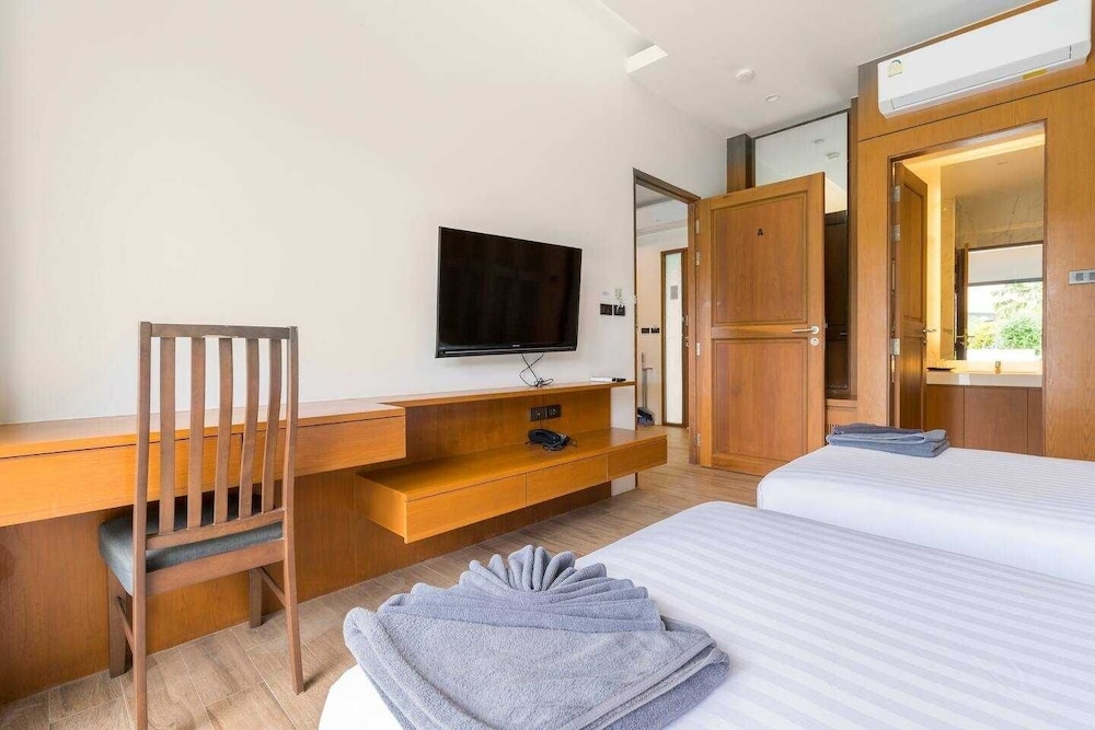 Premier 2 Bedroom Pool Access - Photo 13