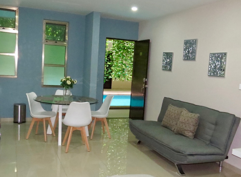 Deluxe Studio, Kitchen - Photo 4