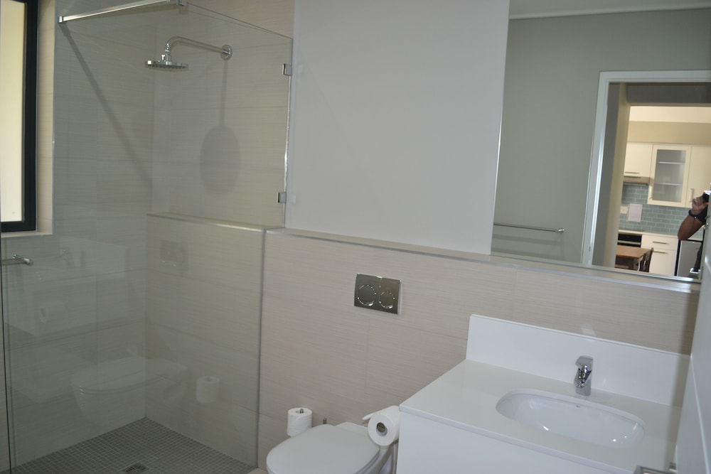 Deluxe House, 4 Bedrooms, Lake View photo 3