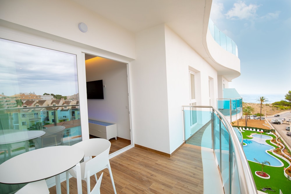 Apartment, 2 Bedrooms, Partial Sea View - Photo 10