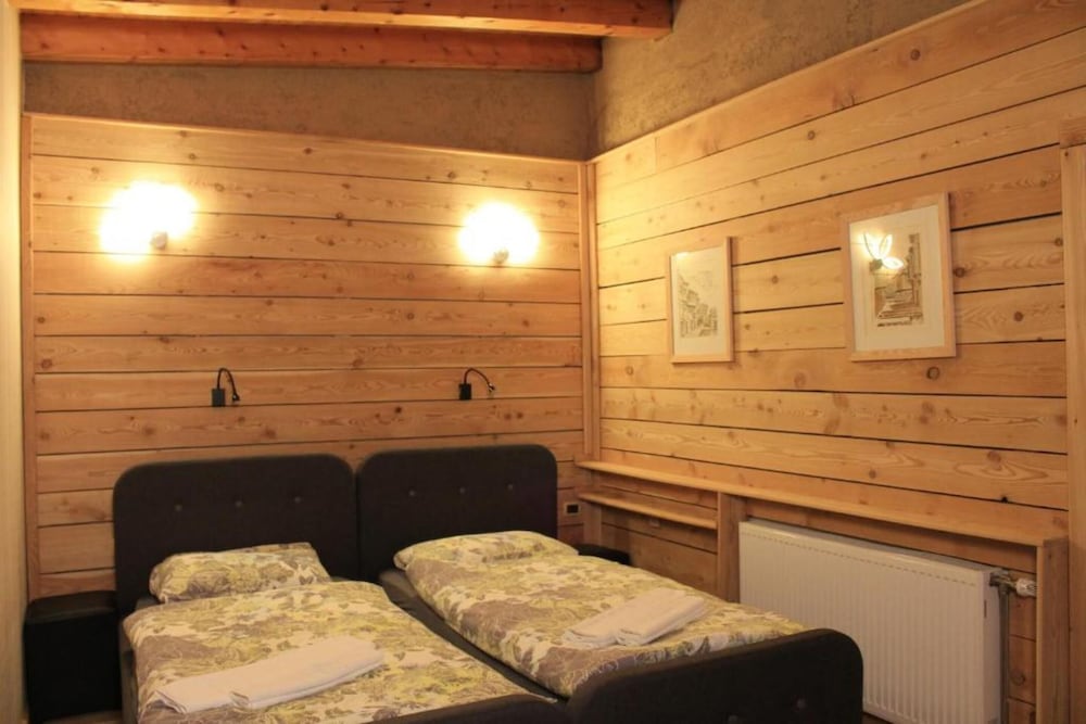 Basic Double Room photo 2