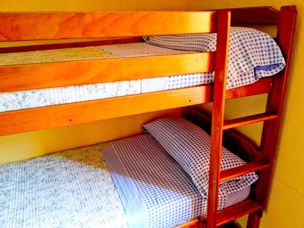 Dormitorio compartido, Dormitorio mixto, Baño compartido (1 cama en un Dormitorio Mixto)