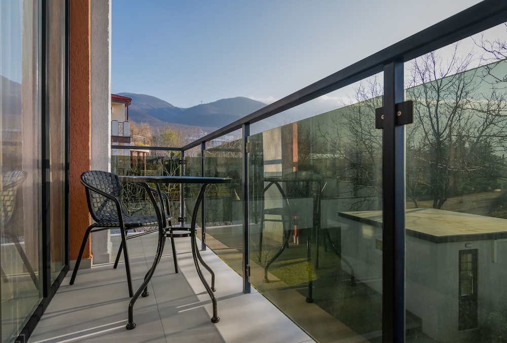 Standard Room, 2 Twin Beds, Non Smoking, Mountain View photo 3