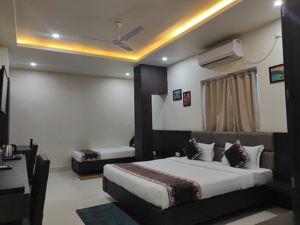 Family Room - Photo 9
