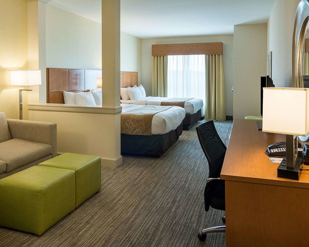 Suite, 2 Queen Beds, Non Smoking photo 1