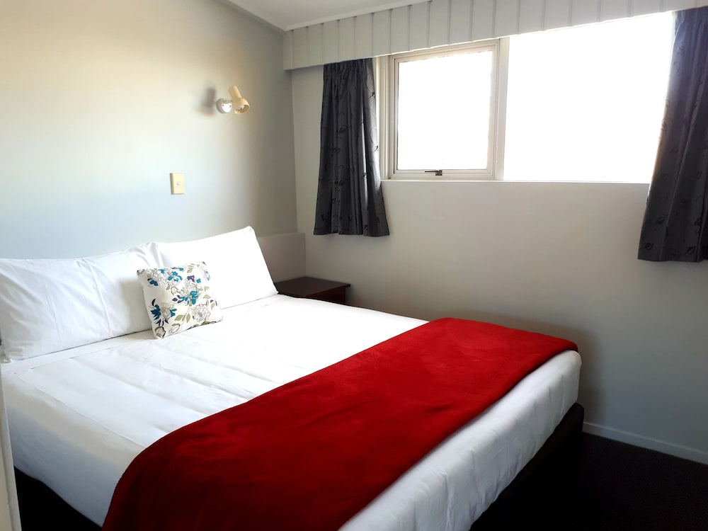 Standard Suite, 2 Bedrooms, Kitchen, Bathroom, Non Smoking (Motel) photo 1