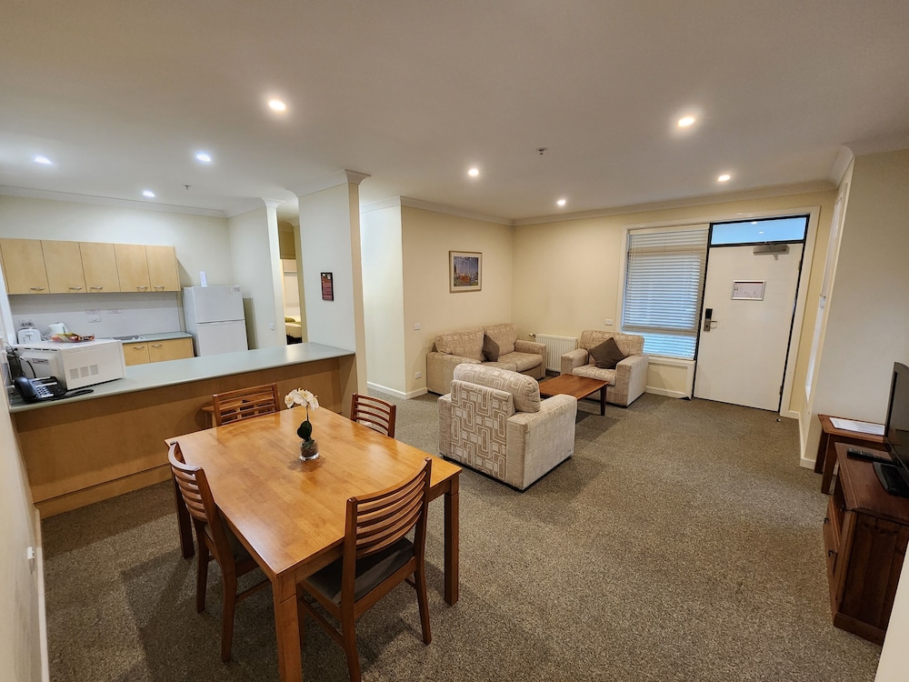 Comfort Apartment, 2 Bedrooms, Kitchen, Courtyard Area photo 1
