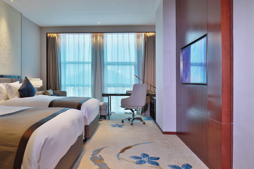 Premier Twin Room (5th - 7th Floor) photo 3