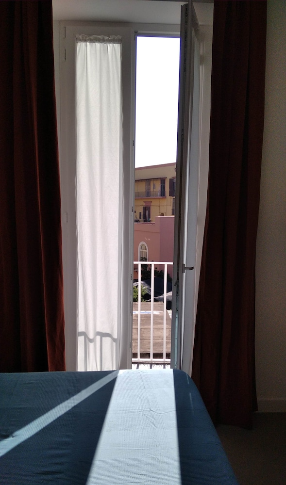 House, 1 Bedroom, Balcony photo 3