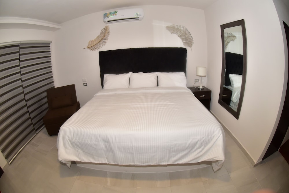 Classic Double Room, 1 King Bed photo 3