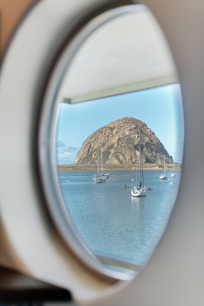 Premium Double Room, Private Bathroom, Ocean View (Morro Rock Room) photo 3