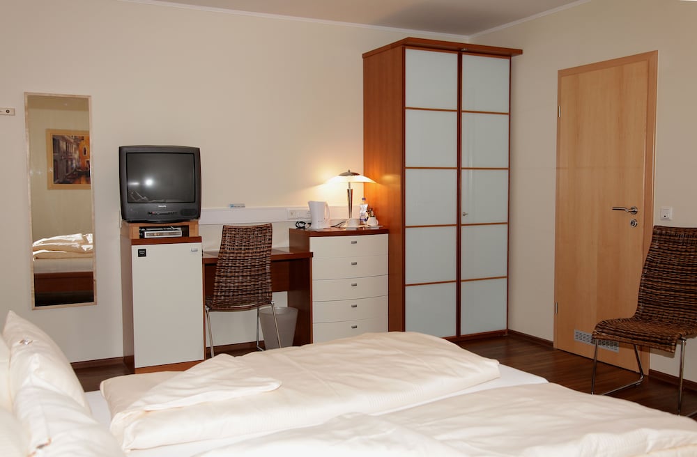 Standard Double Room, 1 Double Bed, Non Smoking photo 2