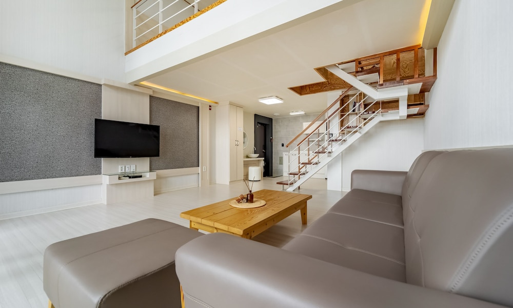 Room, Ocean View, Whirlpool Spa, Netflix (204)