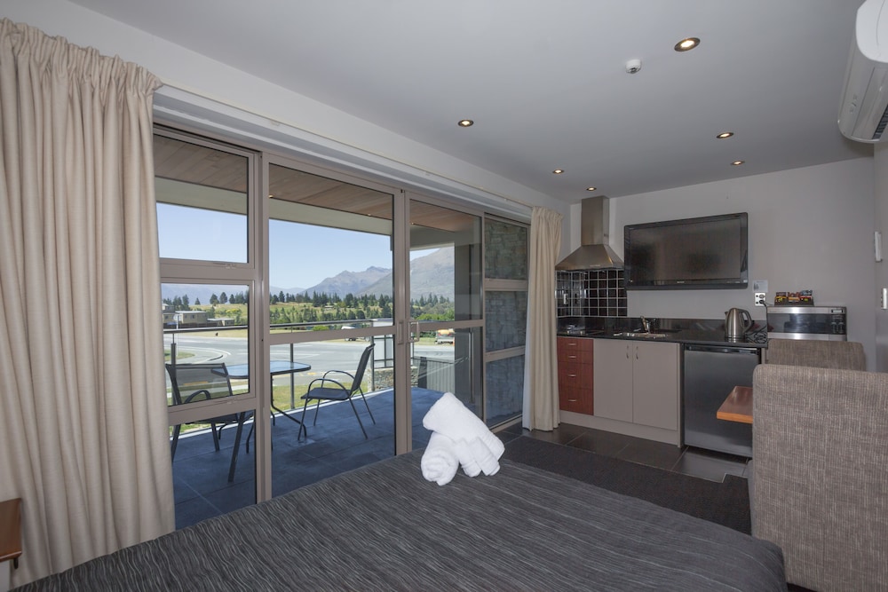 Apartment, 1 Bedroom, Mountain View (4 Adults) photo 1