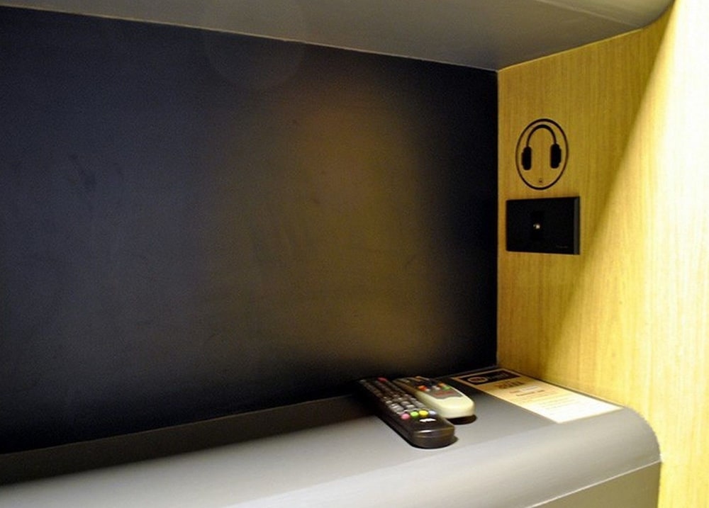 Private Capsule Female Dormitory photo 3