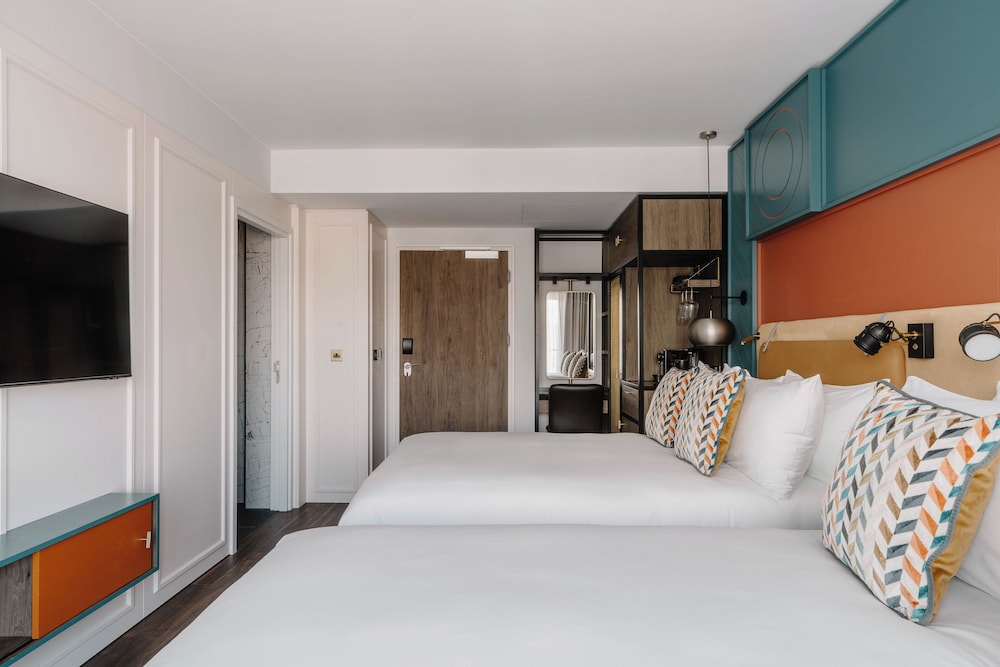 Premium Room, 2 Double Beds, Balcony, City View (Top Floor) - Photo 8