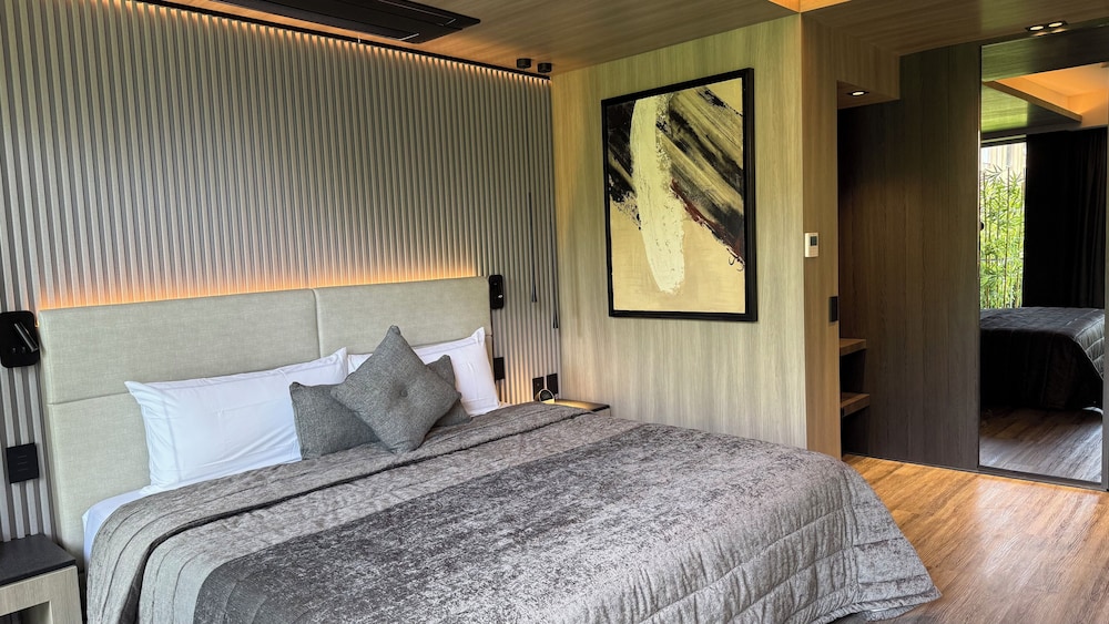 Executive Room