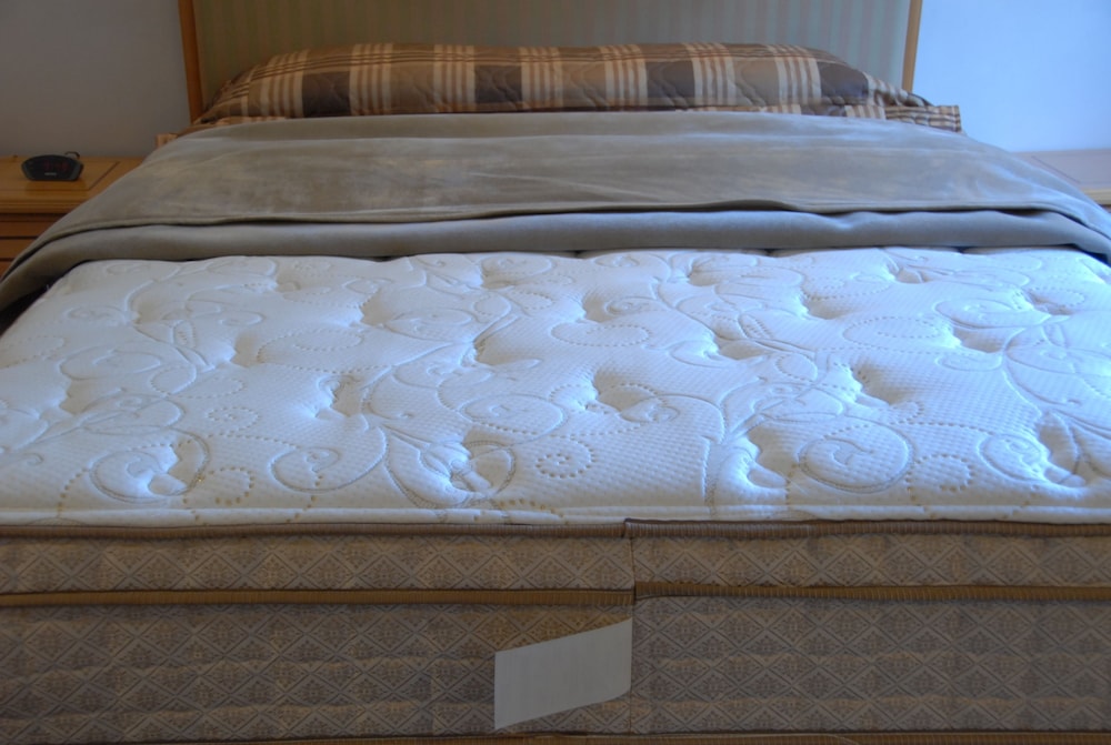 Room, 1 Queen Bed, Private Bathroom photo 2