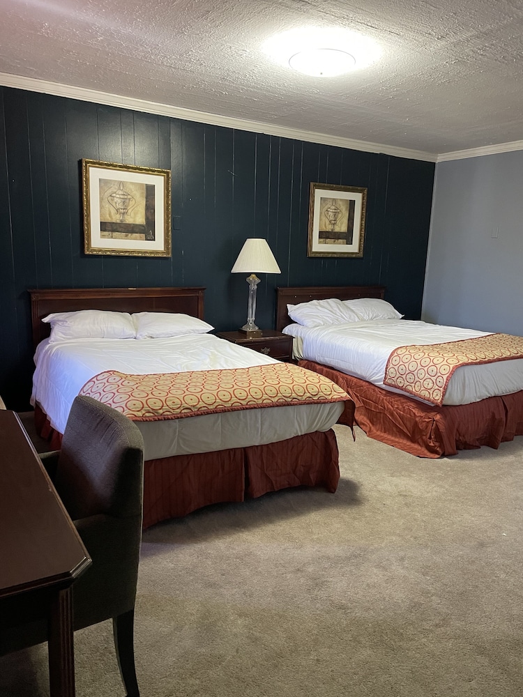 Economy Double Room, 2 Double Beds photo 1