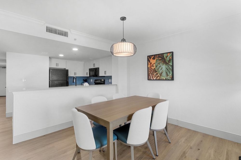 South Tower Angle Ocean View Deluxe Three Bedroom Condo - Photo 13