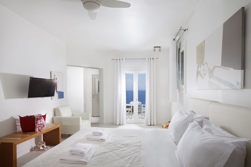 Double Room | Poolside with Sea view photo 1