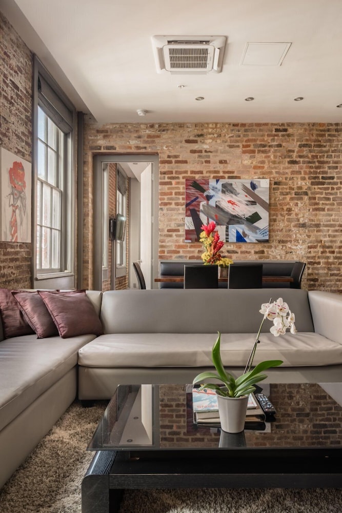 Exclusive Suite, 4 Bedrooms, Pool Access