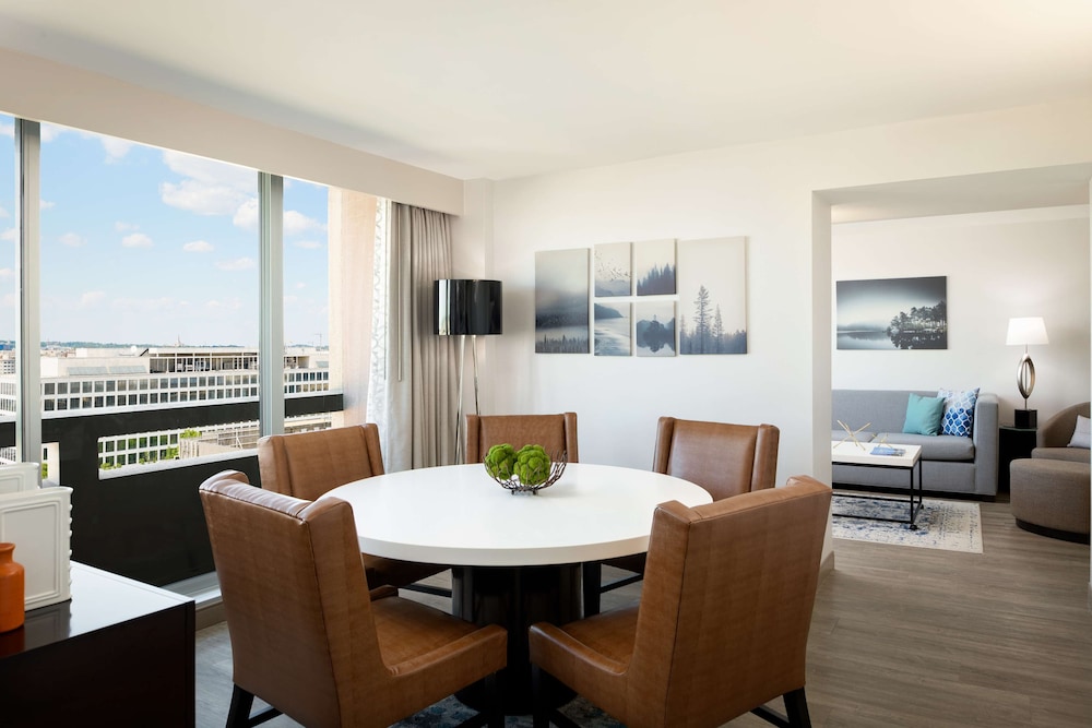 2 King 2 Bedroom Corner Suite City View - Photo 4