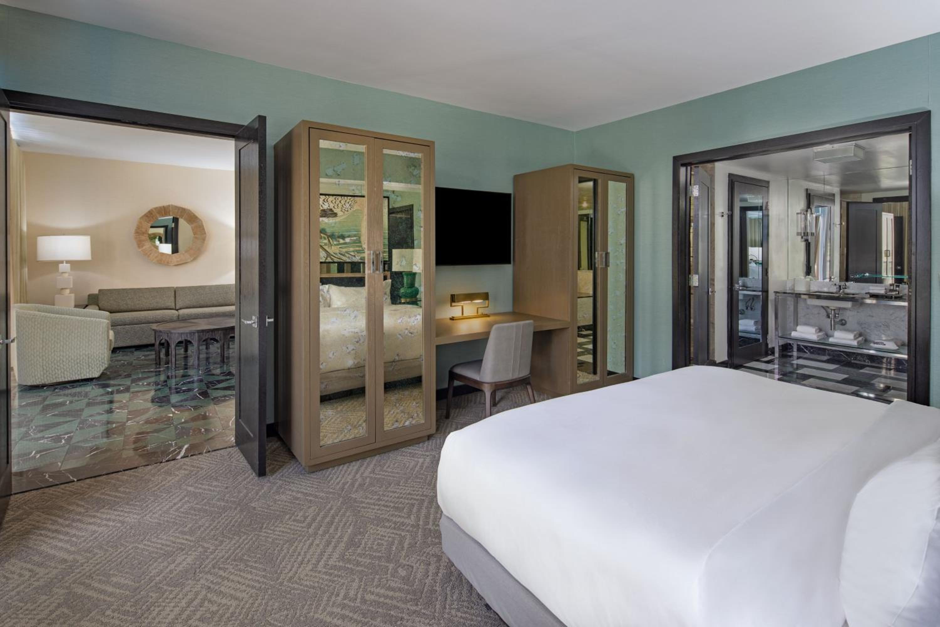 One-Bedroom Large Supreme King Suite