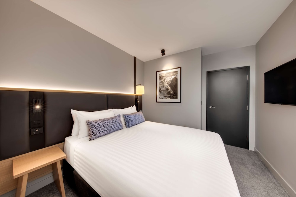 Deluxe Suite - Photo 2