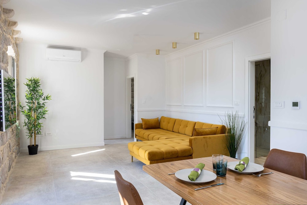 Apartment (Three Bedroom Apartment With Terrace ) photo 1