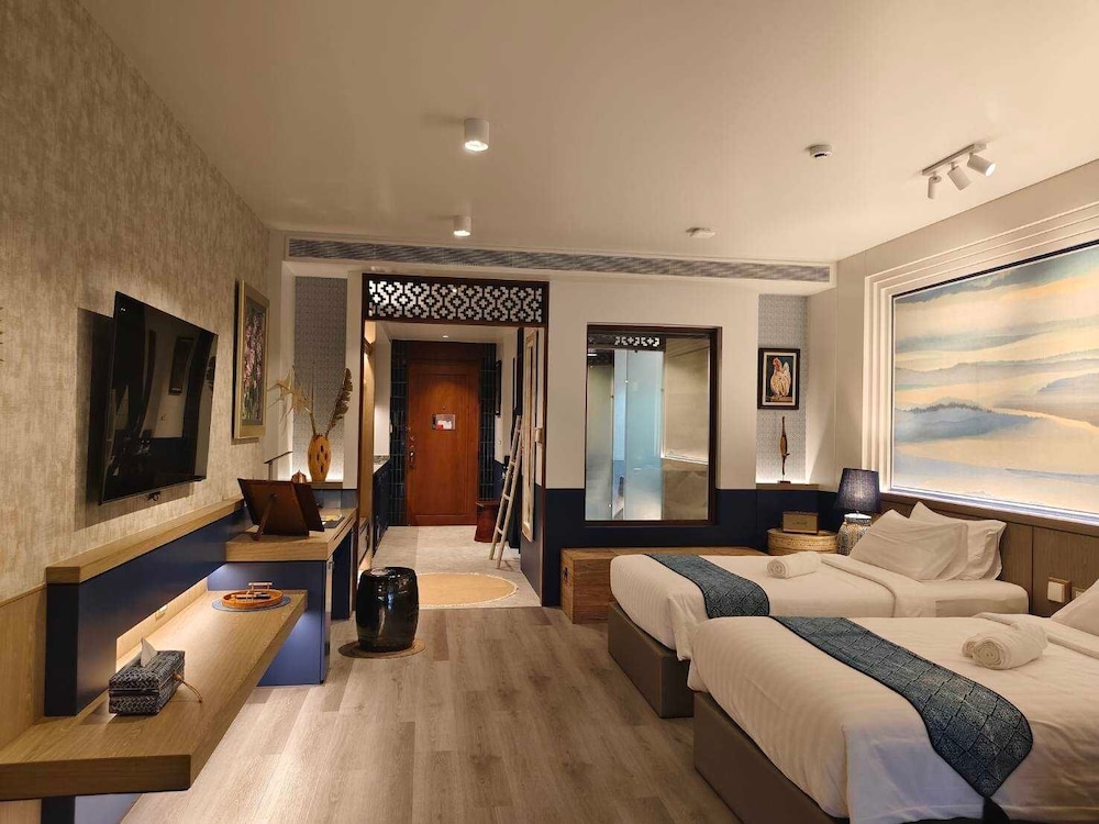 Deluxe Twin Room, Balcony - Photo 5