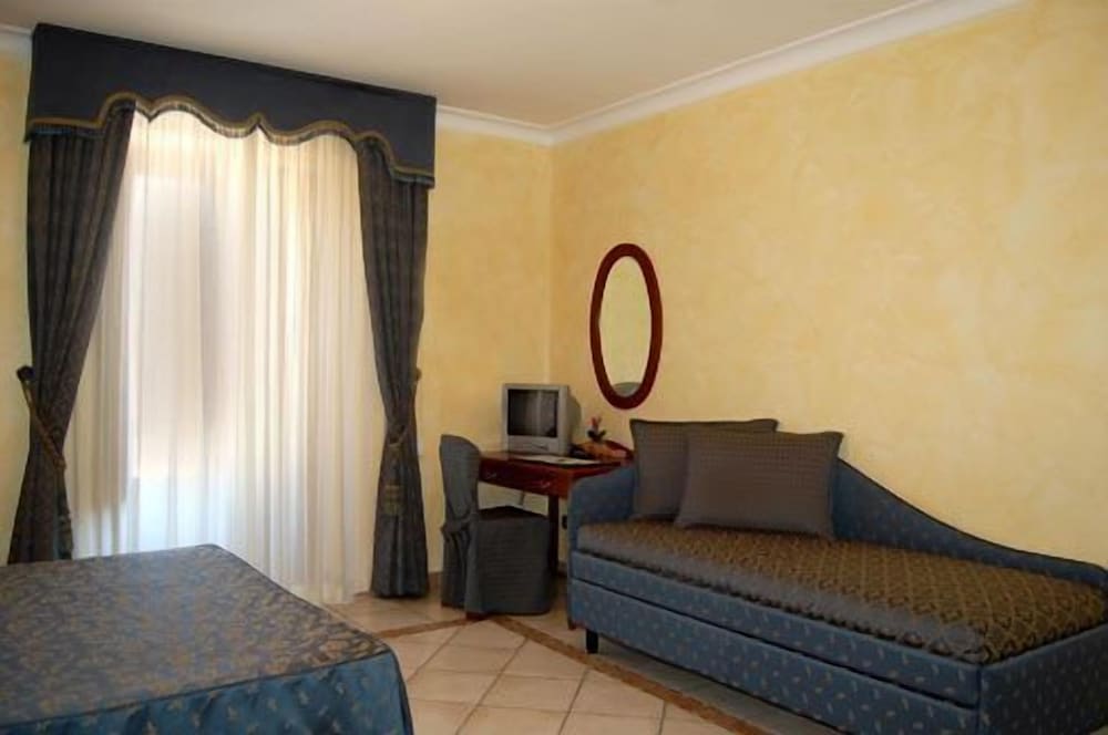 Studio (for 3 people)