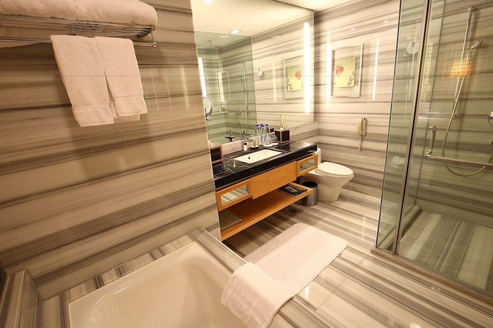Deluxe Room, 1 King Bed, River View - Photo 7