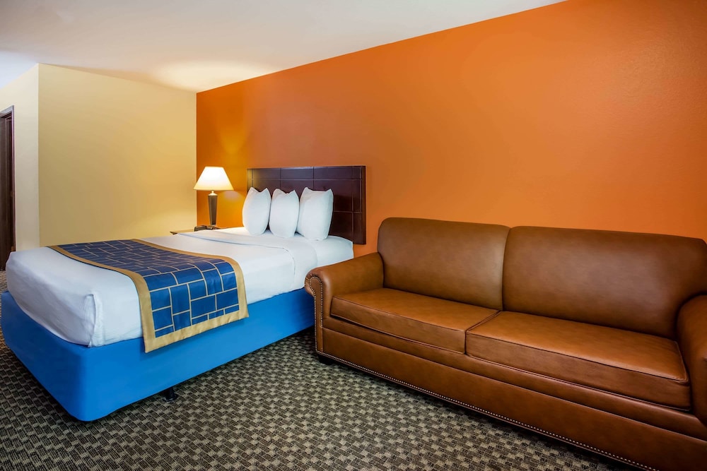 Standard Room, 1 Queen Bed - Photo 4