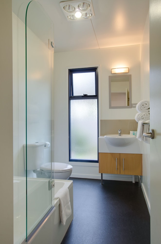 Two Bedroom Chalet - Photo 12