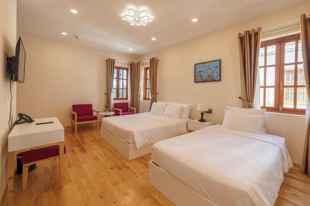 Deluxe Triple Room, Garden View