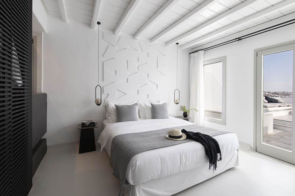 Executive Suite, 2 Bedrooms, Jetted Tub, Sea View photo 2