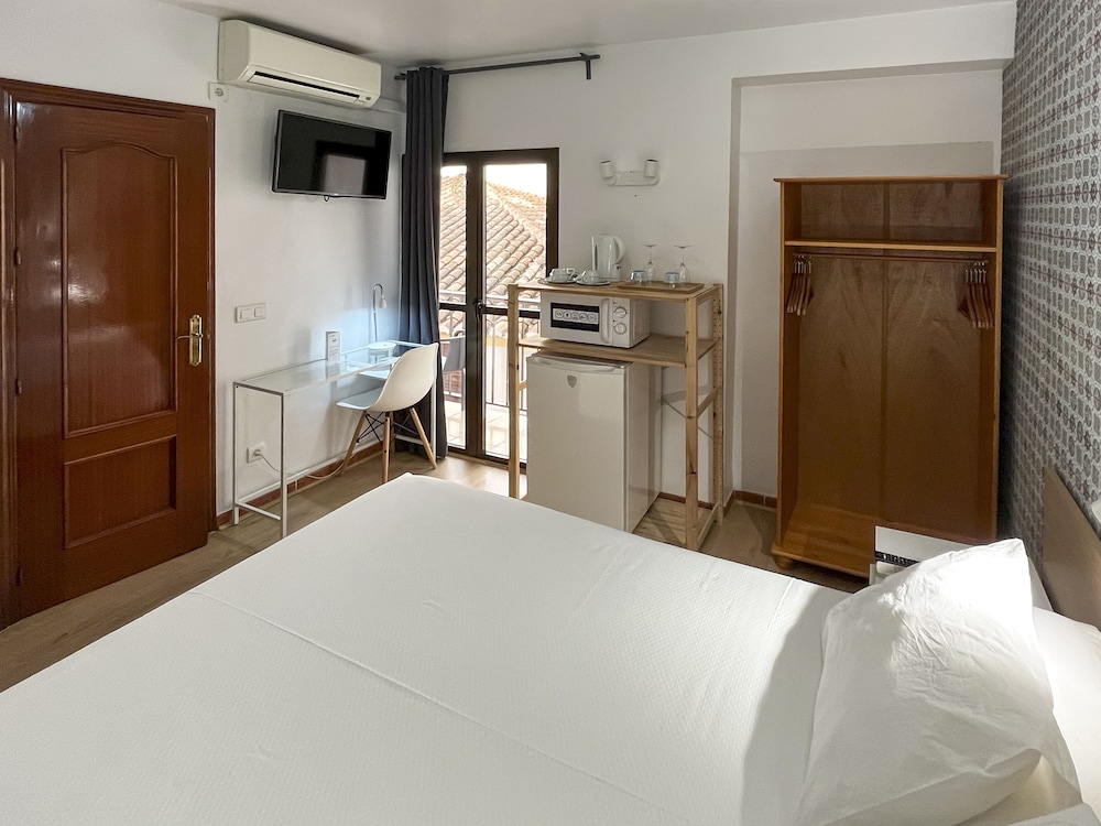 Economy Double Room, City View photo 2