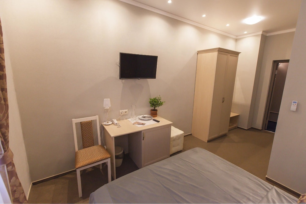 Standard Double Room photo 3