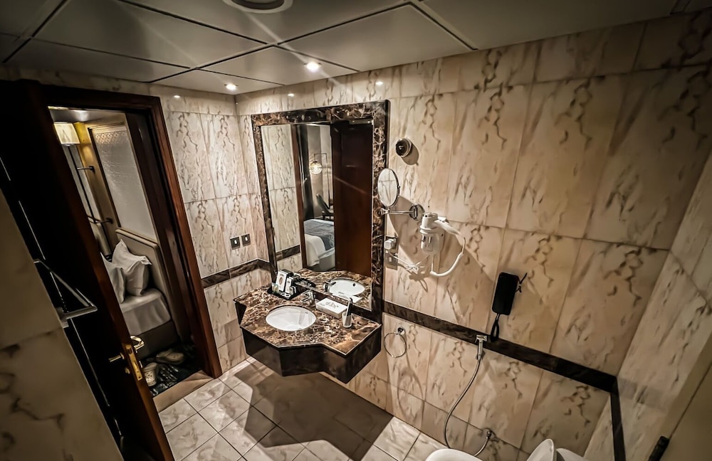 Standard Quadruple Room - Photo 3