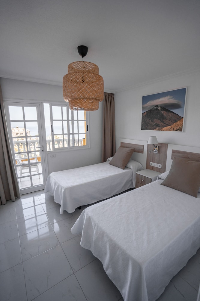 Deluxe Suite, 3 Bedrooms, Terrace, Sea View photo 2