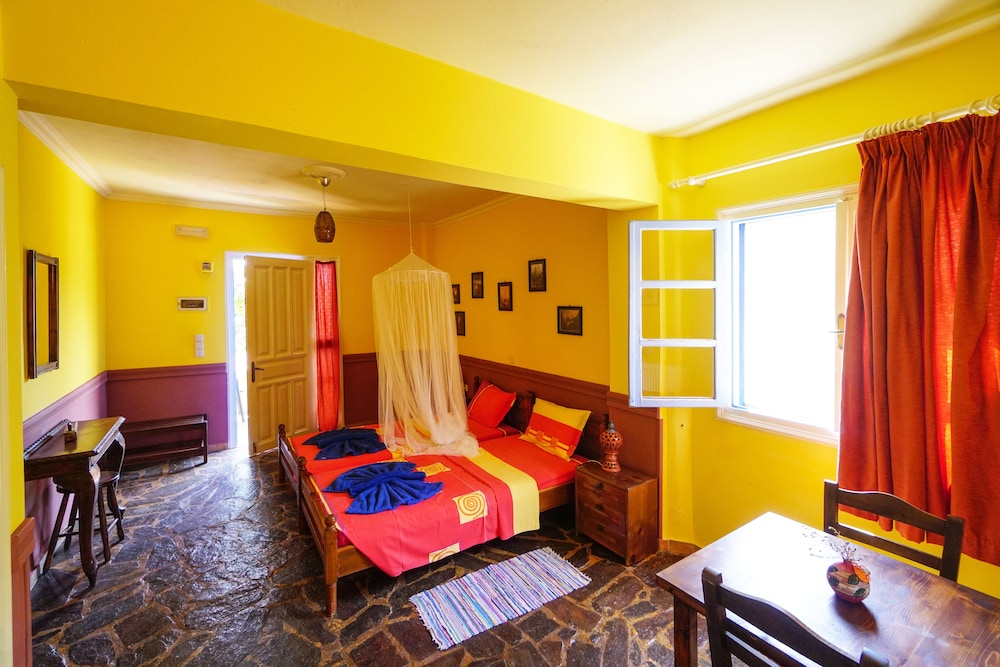 Studio, Sea View ( Sun Flower)