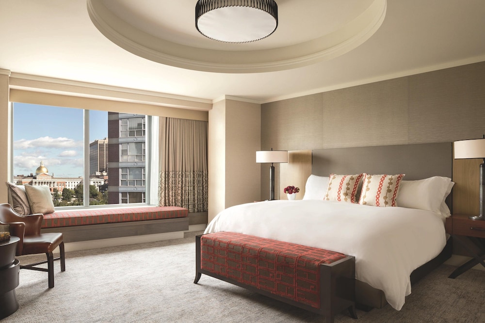 Presidential Suite, 1 Bedroom (Scenic Park & Boston Common View)